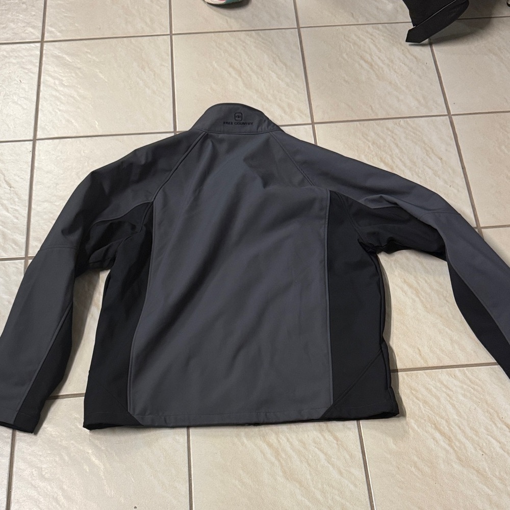 Free country Men's Gray and Black Softshell Jacket size XL - Picture 10 of 12